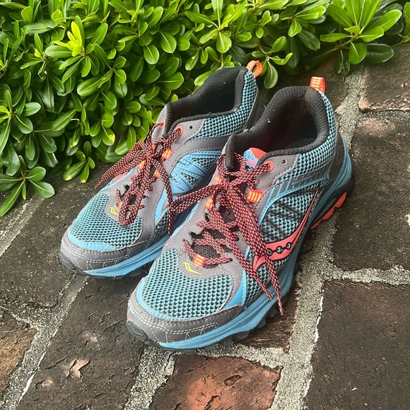 Saucony Shoes - Saucony Excursion TR 9 blue & orange sneakers Sz 9